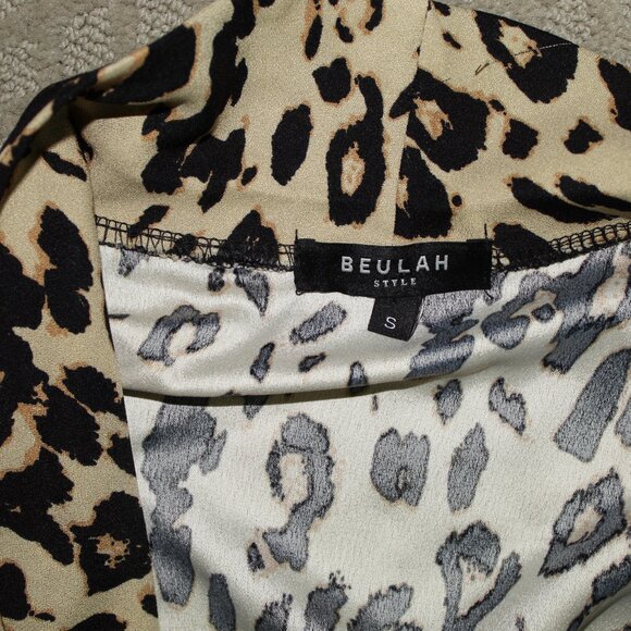 Beulah Style Sz Small Animal Print Wrap Style Shorts Jumpsuit Romper - Picture 3 of 5